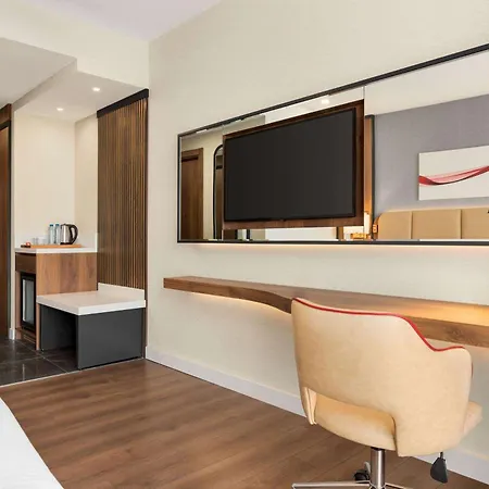 Ramada By Wyndham Karapinar 호텔 3*