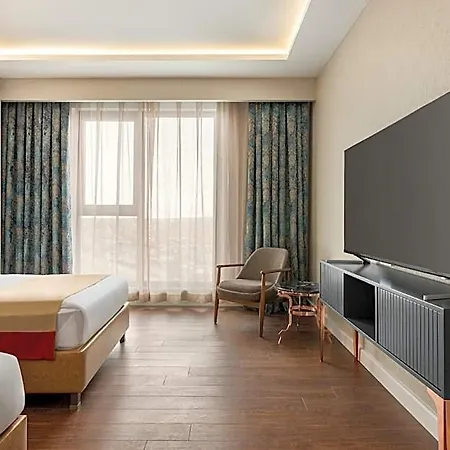 Отель Ramada By Wyndham Karapinar
