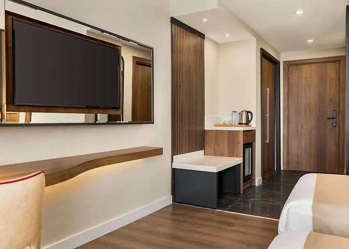 Hotel Ramada By Wyndham Karapinar Sultaniye